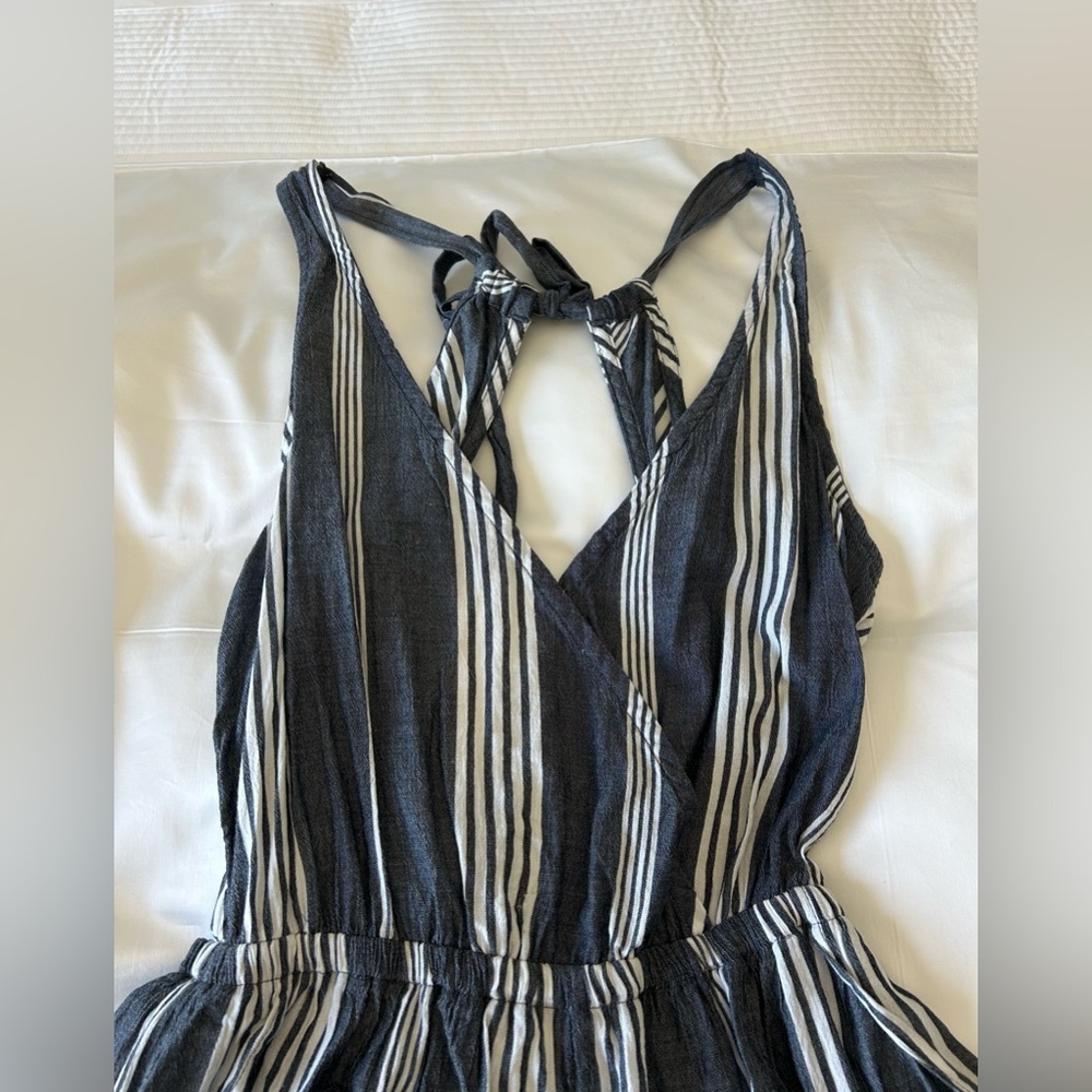NWT Abercrombie & Fitch coverup romper. Sz large. Charcoal grey/white. Open back - Picture 3 of 16